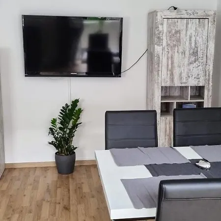 Fewo-alter Plussize Apartment *